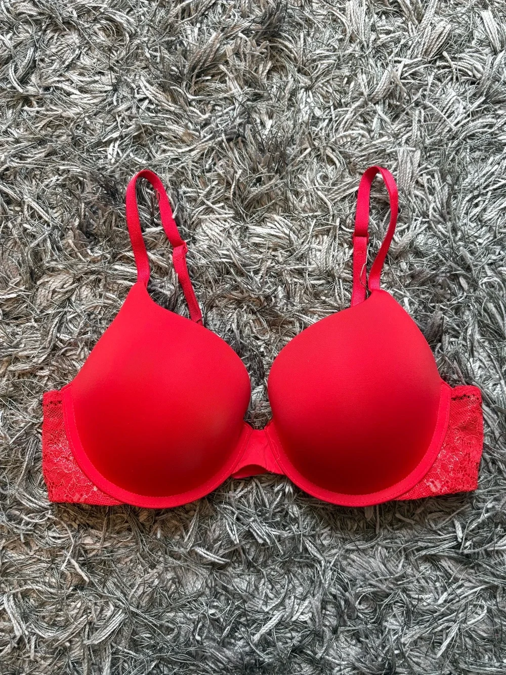 Victoria's Secret Women's Tshirt Push-Up Bra - Picture 2 of 6